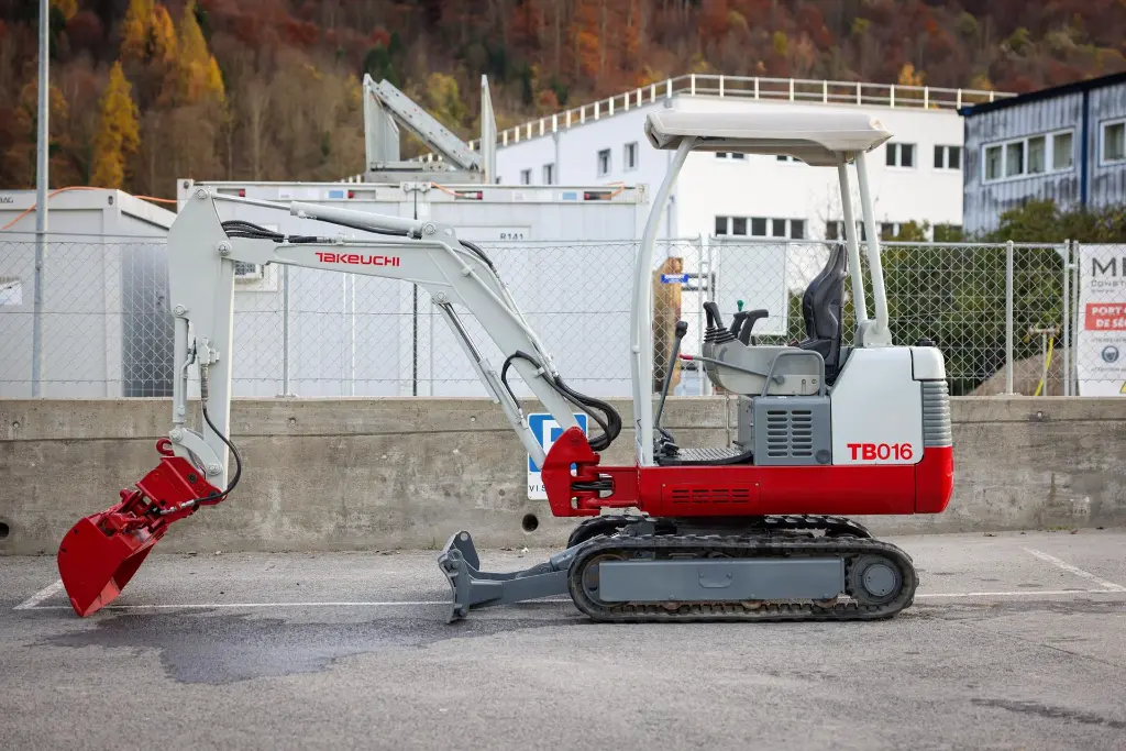 TAKEUCHI_TB016-E.39 (2).webp
