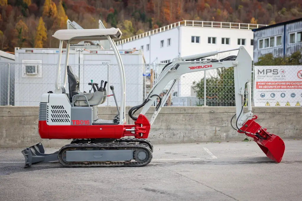 TAKEUCHI_TB016-E.39 (9).webp