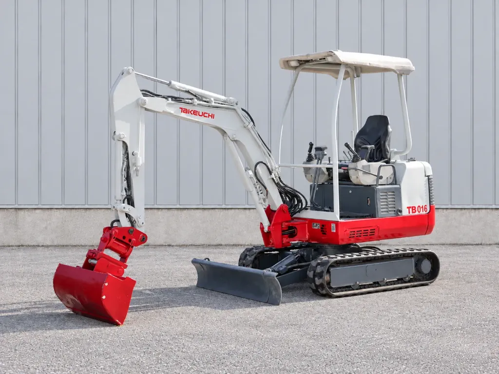 TAKEUCHI TB 016 _ E.29.23