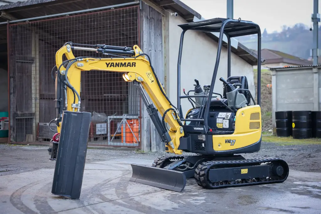 [E.58.24] YANMAR VIO 17 - E.58.24
