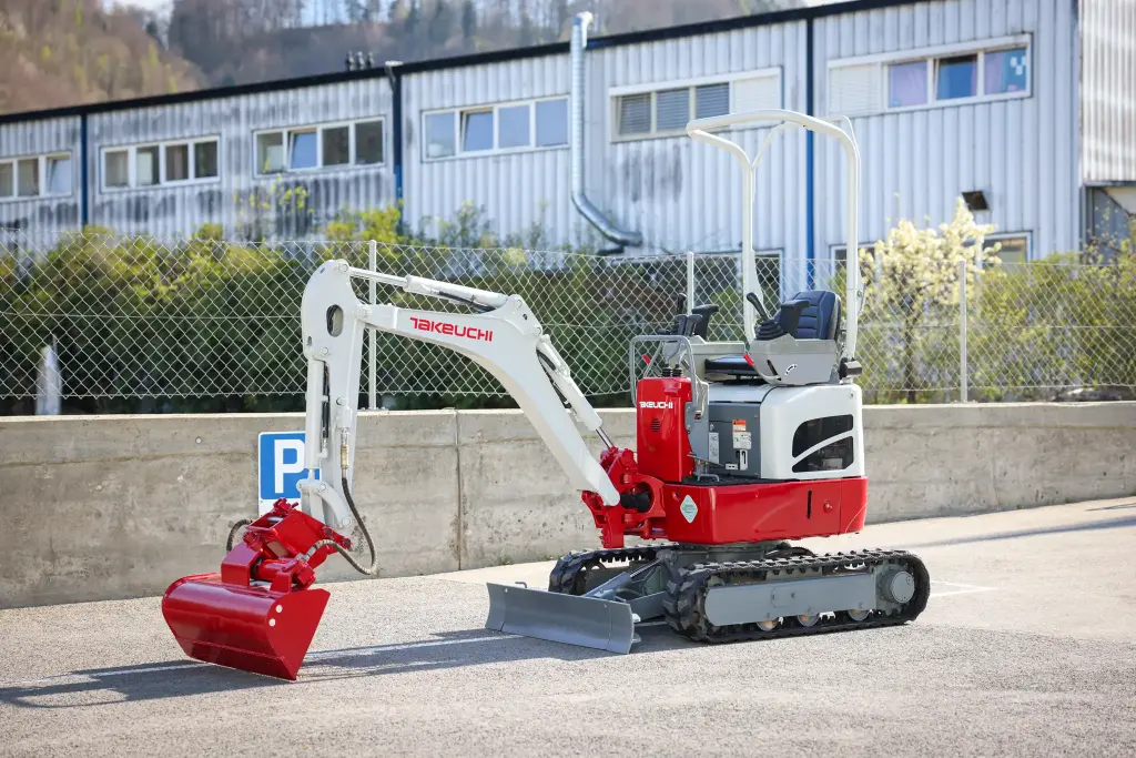 TAKEUCHI TB 210R - E.16.25